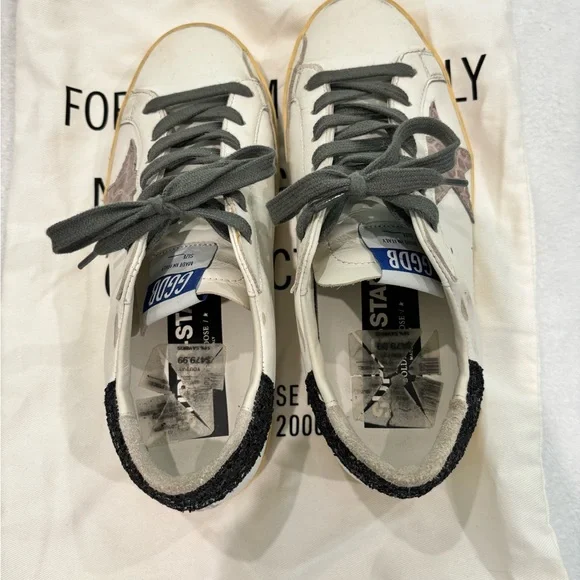 Golden Goose White and Gray Sneakers with Star Accent - Picture 5 of 6